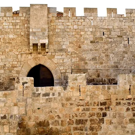 Landhaus Castillo De *