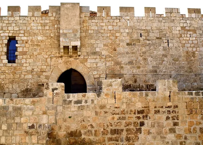 בית כפרי Castillo De *
