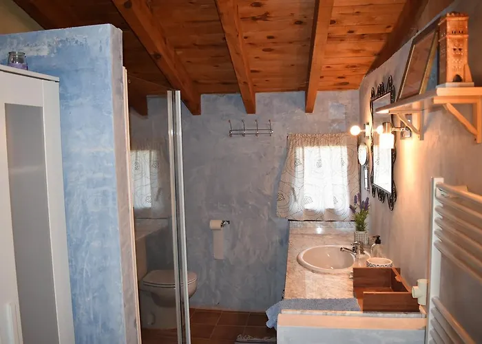 Castillo De בית כפרי